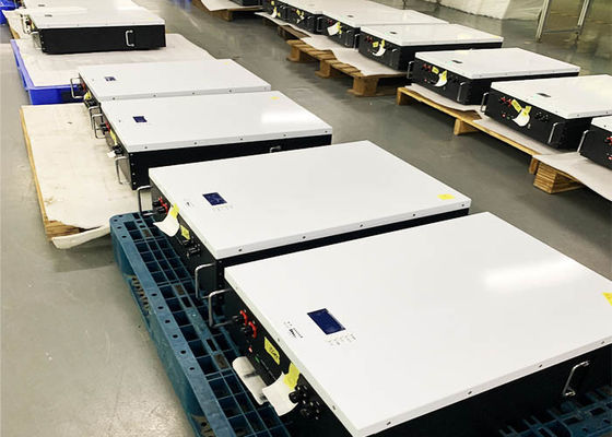 Batterie au lithium de stockage d'énergie LiFePO4 4800W 48V 150Ah 200Ah pour l'énergie solaire