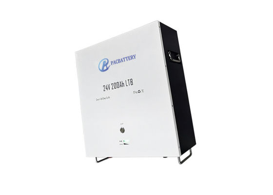 Batterie LiFePO4 à cycle profond de 25,6 V, 200 Ah, 5 kWh, fixée au mur pour le stockage solaire domestique