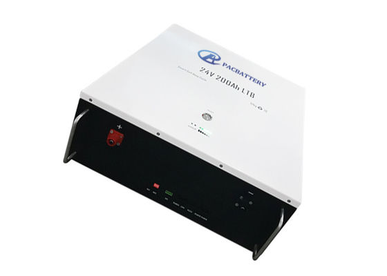 Batterie LiFePO4 à cycle profond de 25,6 V, 200 Ah, 5 kWh, fixée au mur pour le stockage solaire domestique