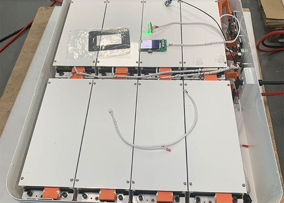 Batterie au lithium modulaire de stockage à la maison de 51.2V 400Ah 20kWh avec la conception de support de roue